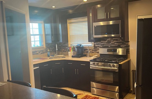 Alden Manor House | Charming 3-bedroom house with WiFi, AC and access to backyard