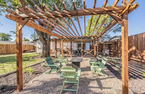 Euless House | Charming 3-bedroom house in Euless with a beautiful back yard!