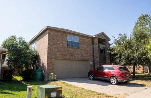 Forney House | Charming 3-bedroom house in Forney with AC, Free Parking and WiFi