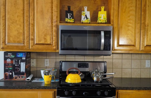 Jenks House | Charming 3-bedroom house in Jenks with AC, WiFi. Enjoy your stay