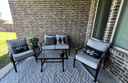 Justin House | Charming 3-bedroom house with Dedicated Office & WiFi in awesome Justin