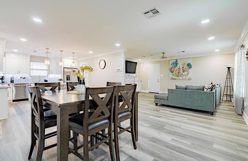 Kenner - Louis Armstrong International Airport House | Charming 3-bedroom house with AC and WiFi in awesome Kenner
