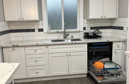 Lacey House | Charming 3-bedroom house with fitness room, WiFi in the heart of Lacey