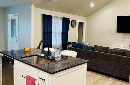 Lawton House | Charming 3-bedroom house with AC and WiFi in peaceful Lawton