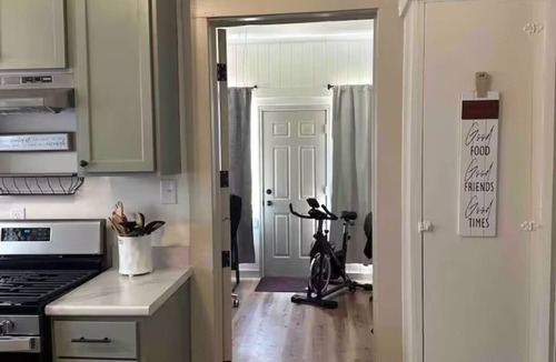 Lufkin House | Charming 3-bedroom house with WiFi, AC in welcoming Lufkin