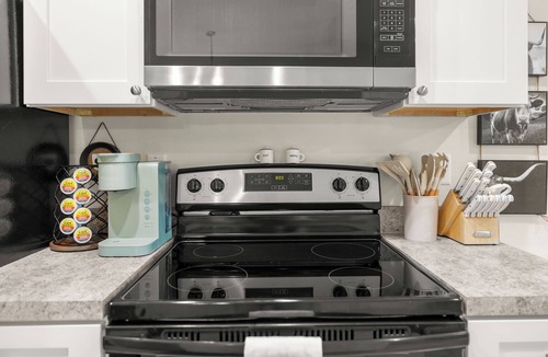 Candler House | Charming 3-bedroom house in peaceful Ocala with WiFi, AC