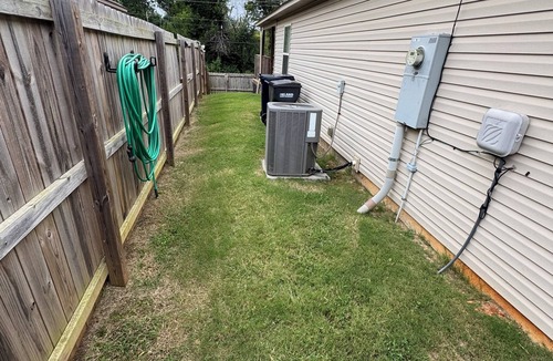 Rogers House | Charming 3-bedroom house in Rogers with WiFi and AC, Close to attractions