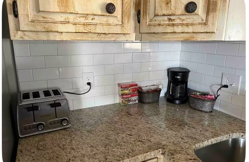 Vernon House | Charming 3-bedroom house in nice Vernon with AC, WiFi