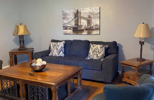 Nash House | Charming 3-bedroom house with WiFi and AC in Nash