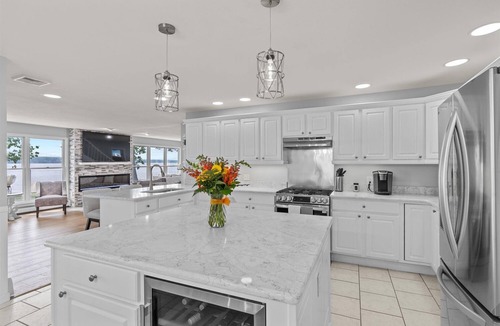 Auburn House | Charming 3-bedroom lake front home with patio, WiFi and AC. Minutes from Auburn.