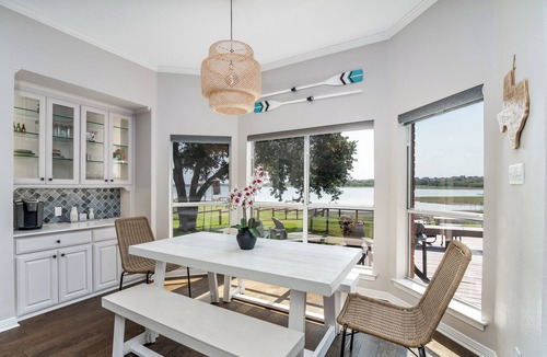Frisco House | Charming 3-bedroom Lake Front house with beach access in Frisco