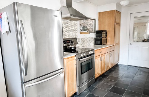 Ithaca House | Charming 3 bedroom lake house