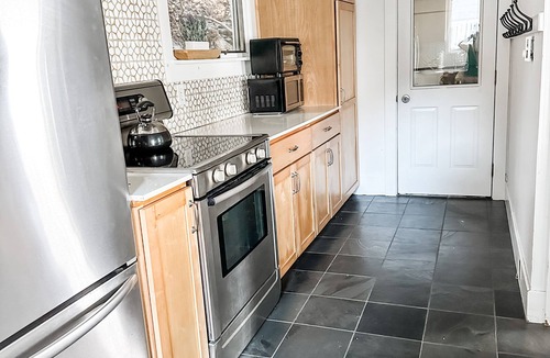 Ithaca House | Charming 3 bedroom lake house