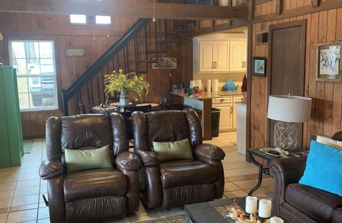 Arley Cabin | Charming 3 bedroom Lakefront Cabin only a few steps to the lake! NO PETS!