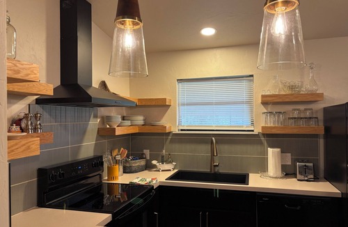 Norman House | Charming 3-bedroom Mid-century Modern house in Norman, close to OU, OKC
