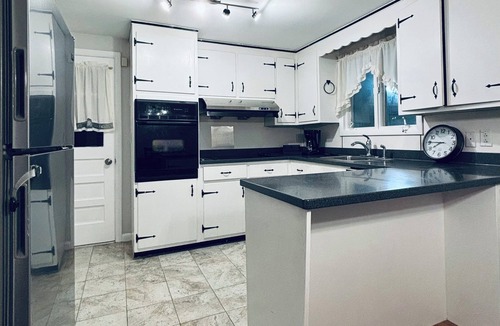 Montville House | Charming 3-bedroom ranch 1 minute from Mohegan Sun.