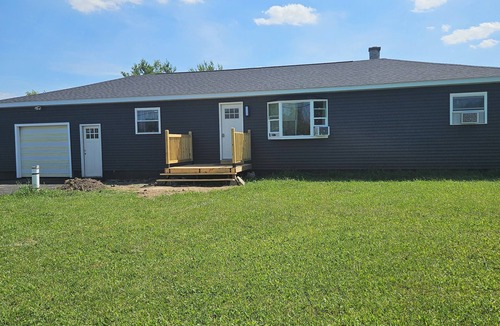 Westmoreland House | Charming 3-bedroom ranch house in enchanting Westmoreland .