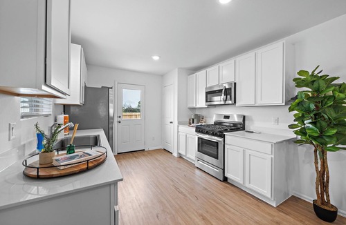 Highlands House | Charming 3-Bedroom Retreat in Baytown