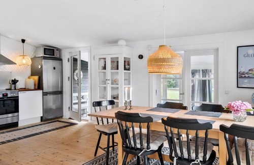 Smidstrup Strand House | Charming 3-bedroom summerhouse with a big garden