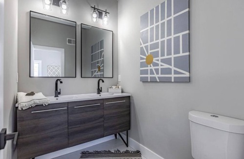 Penn Branch House | Charming 3-bedroom Townhome with WiFi and AC in marvelous Washington