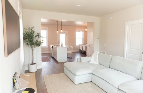 Billings House | Charming 3-bedroom townhome in Billings