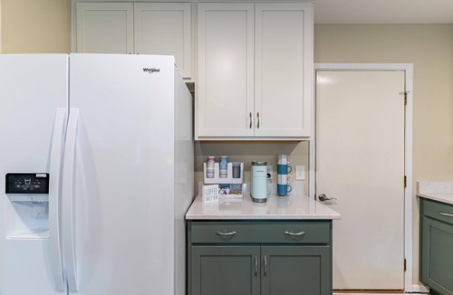 Shalimar House | Charming 3-bedroom townhome in Shalimar with WiFi