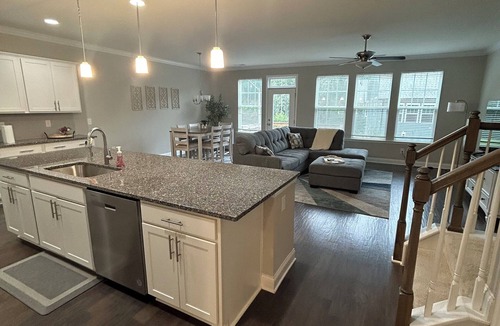 Southwest Raleigh House | Charming 3-bedroom townhouse in Cary/Raleigh.