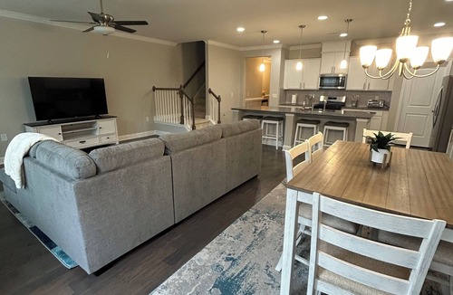 Southwest Raleigh House | Charming 3-bedroom townhouse in Cary/Raleigh.