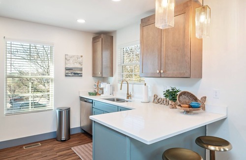 Powell House | Charming 3-bedroom townhome in Powell with a fresh coastal vibe!
