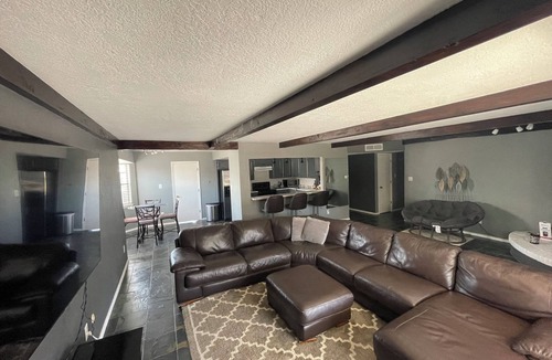 Paradise Hills Civic House | Charming 3-bedroom house with refrigerated AC in golf course community