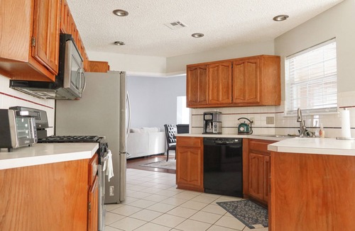 Broken Arrow House | Charming 3-bedroom house with fitness room in peaceful Broken Arrow