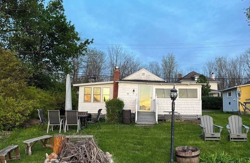 Canandaigua Cottage | Charming 3-bedroom waterfront cottage in superb Canandaigua.