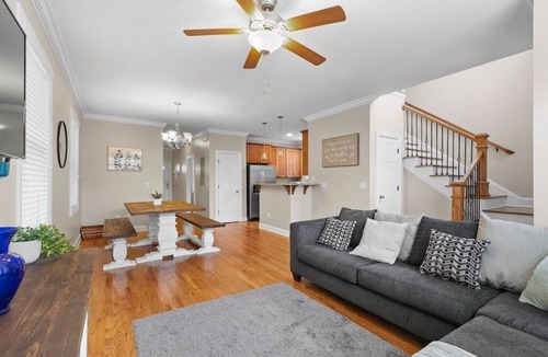 MLK University House | Charming 3 Bedroom Home- Downtown Chattanooga