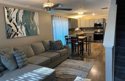 Duncanville Condo | Charming 3 Bedroom Condo in South Dallas