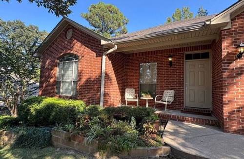 River Mountain House | Charming 3-bedroom house in Little Rock,Arkansas