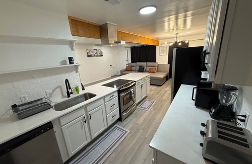 Midwest City House | Charming 3-bedroom with WiFi and AC in Midwest City