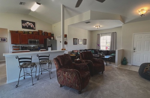 Verna House | Charming 3-bedroom house in Serene Myakka City near Freedom Factory & Terranova