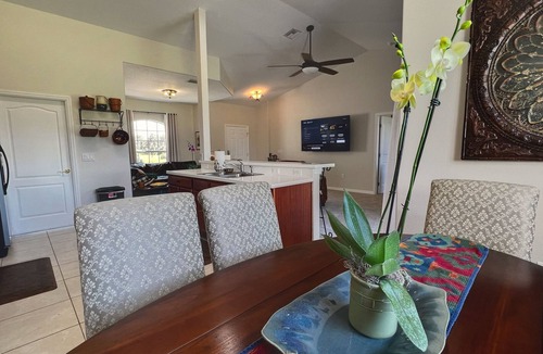 Verna House | Charming 3-bedroom house in Serene Myakka City near Freedom Factory & Terranova