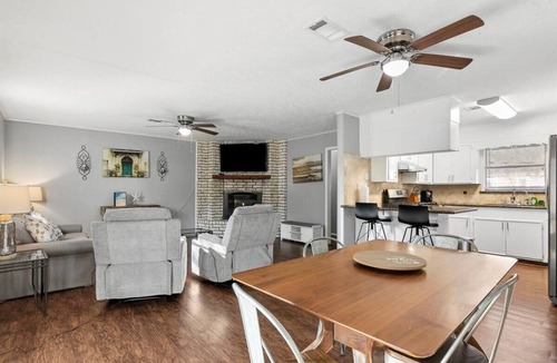 Port Neches House | Charming 3-Bedroom Short-Term Rental in Port Neches