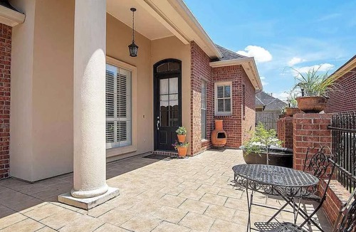 Prairieville House | Charming 3-bedroom house in Prairieville with AC