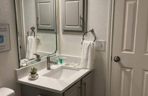 Far North Central House | Charming 3-bedroom house in San Antonio with WiFi and AC