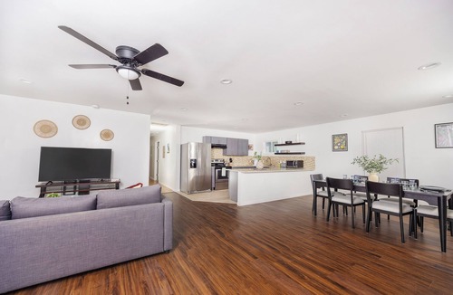 Jefferson House | Charming 3-bedroom house near downtown SA on quiet street with WiFi, AC, parking