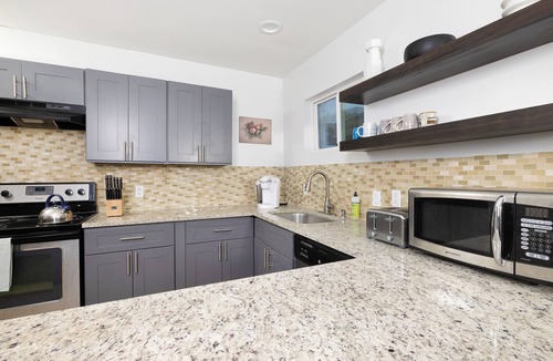Jefferson House | Charming 3-bedroom house near downtown SA on quiet street with WiFi, AC, parking