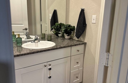 San Antonio House | Charming 3-bedroom house in delightful San Antonio with AC
