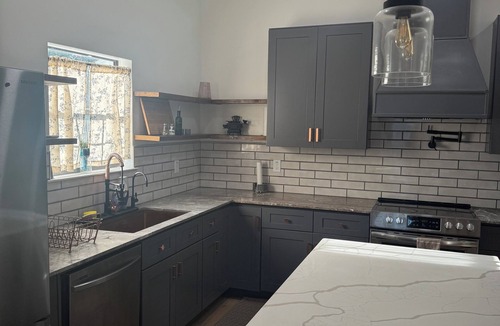 Eastside Promise Neighborhood House | Charming 3-bedroom historic home minutes from Riverwalk in San Antonio, TX