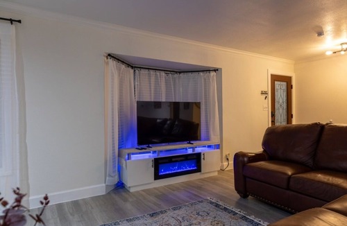 North San Antonio - SAT House | Charming 3-bedroom house with AC in San Antonio