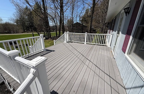 Sandy Creek House | Charming 3-bedroom house with AC and WiFi on Sandy Pond.