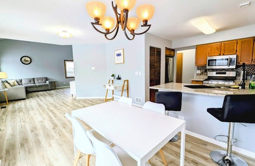 South Elgin House | Charming 3-Bedroom Home Near South Elgin