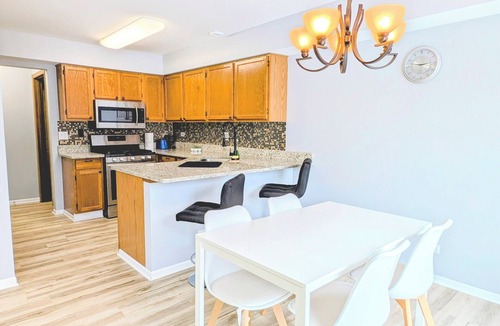South Elgin House | Charming 3-Bedroom Home Near South Elgin
