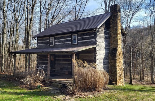 South Haven House | Charming 3-bedroom home with WiFi, AC
